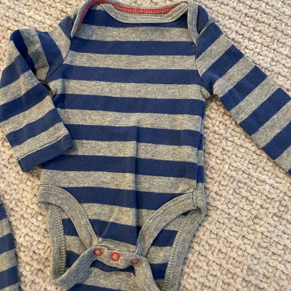 Baby Boy Long Sleeved Mix and Match Onesies and Pants - Picture 6 of 9